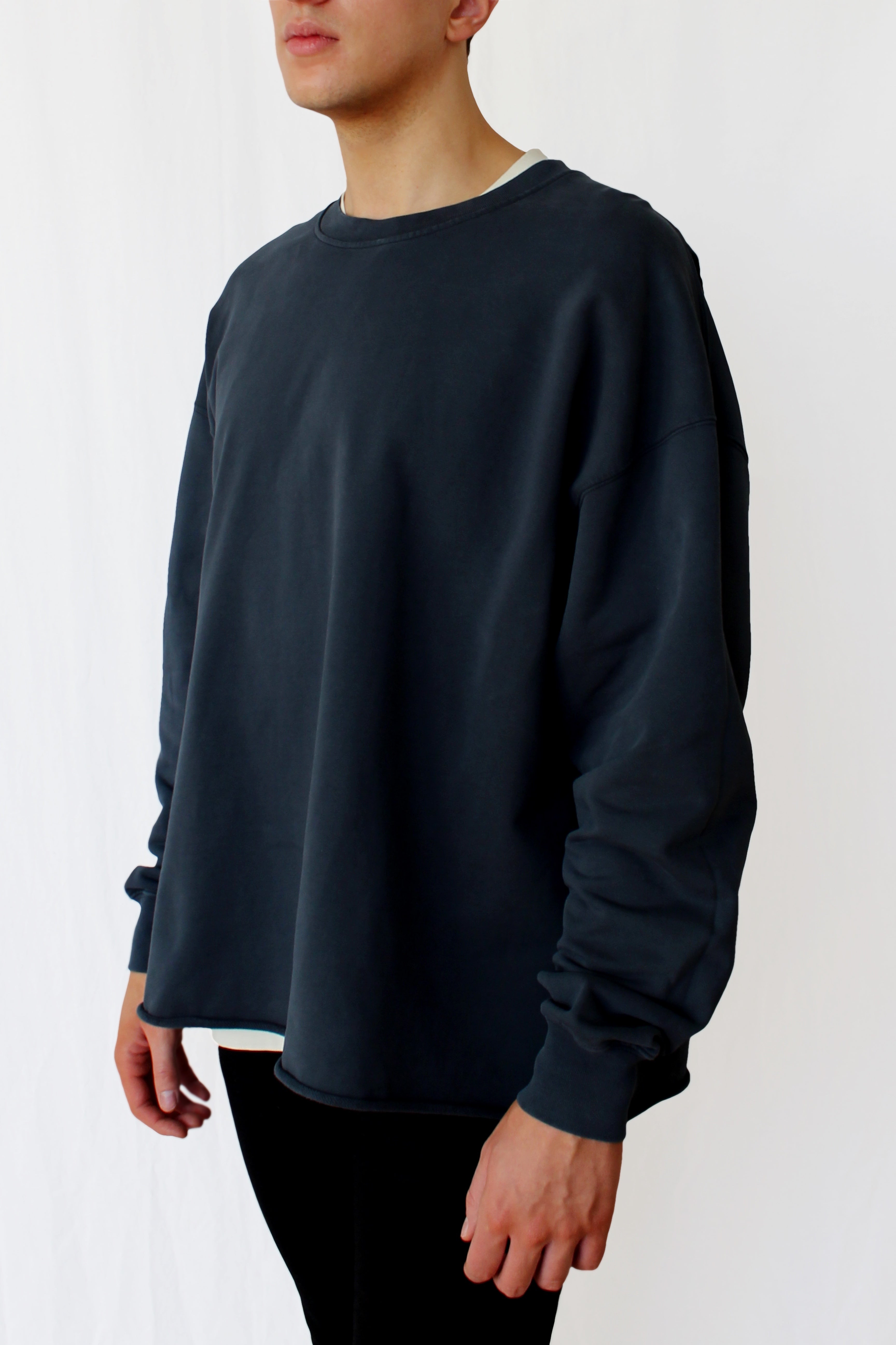 oversized raw-edge sweatshirt - nori black - Commun des Mortels