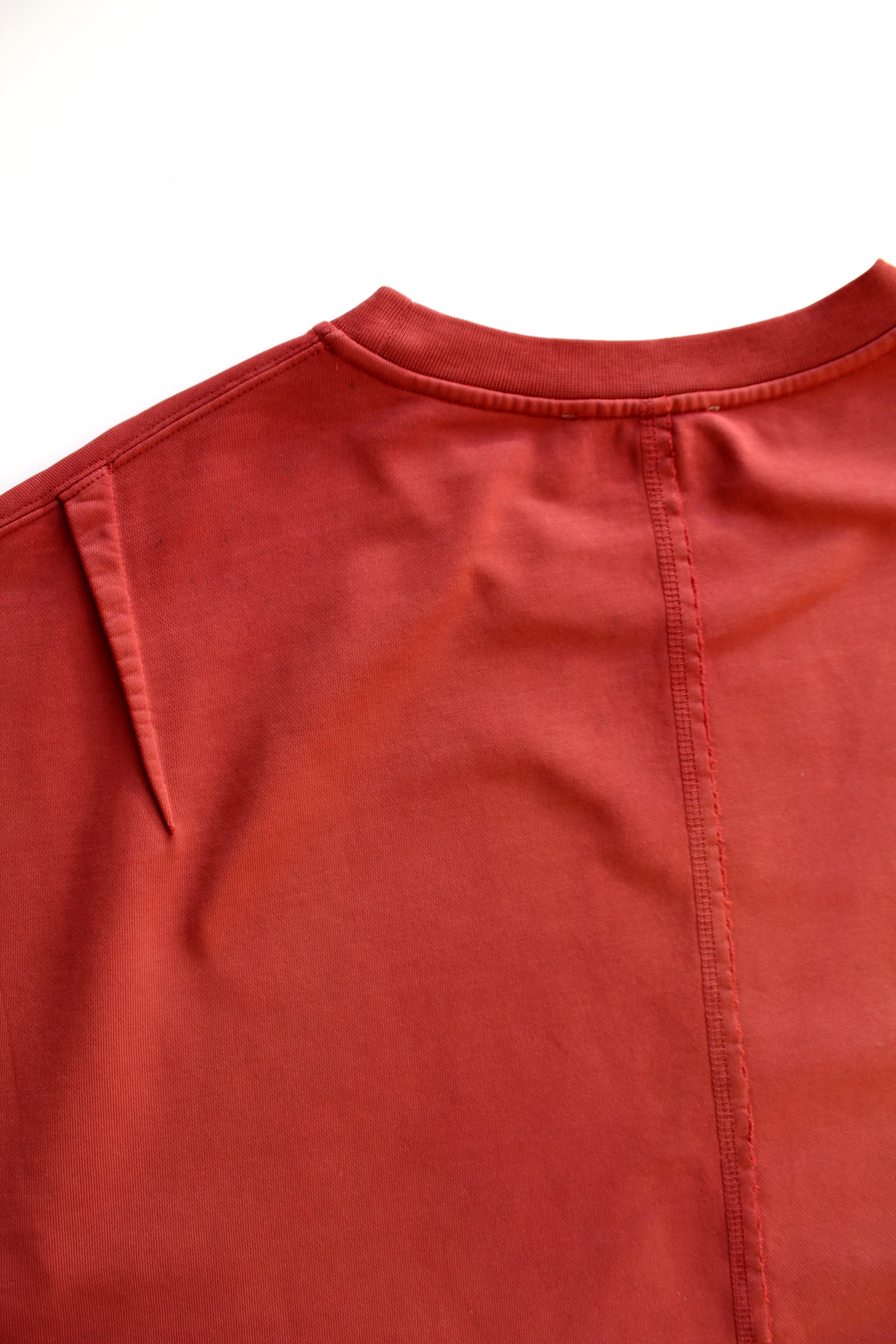 oversized raw-edge sweatshirt - cinnabar red - Commun des Mortels