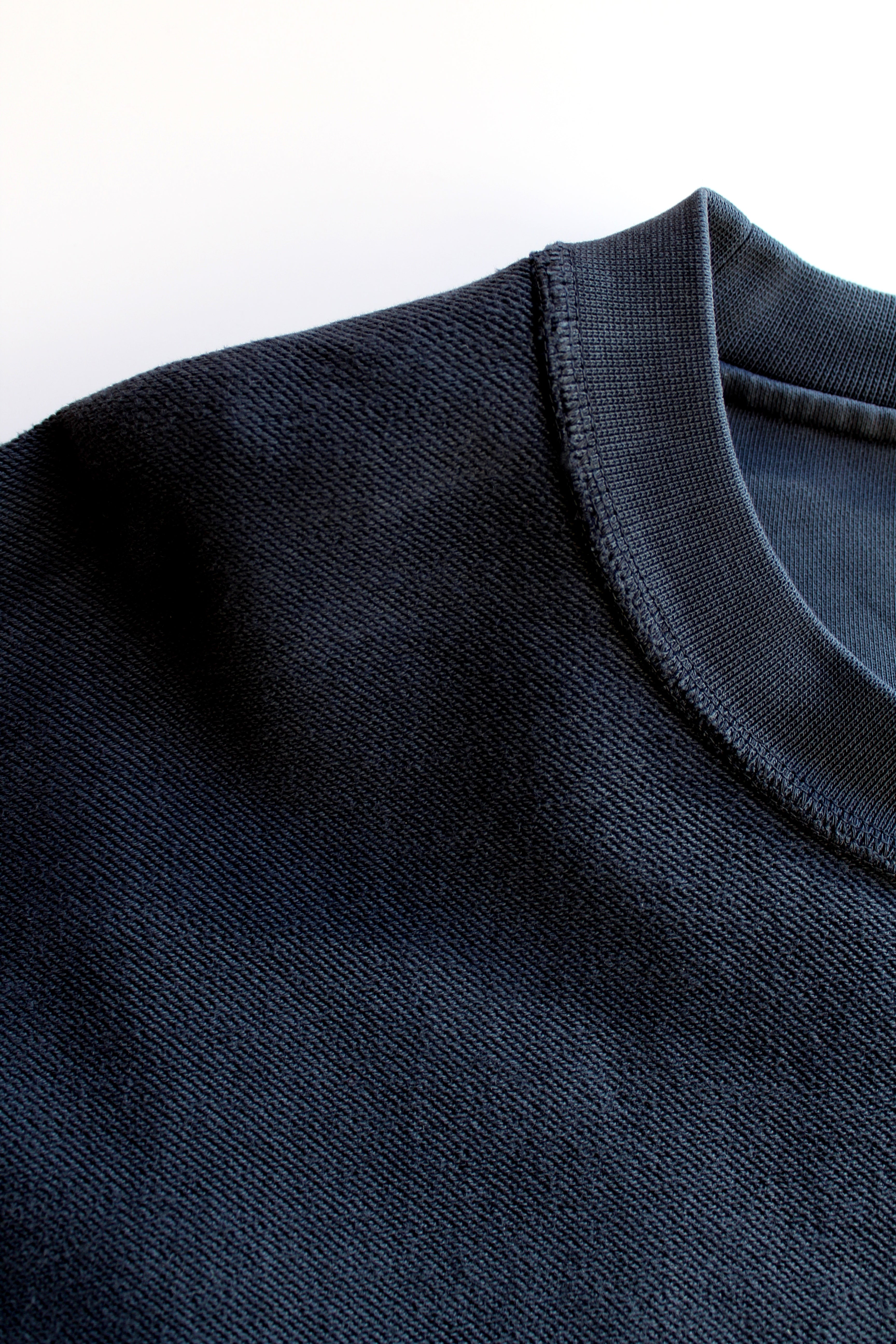 oversized raw-edge sweatshirt - nori black - Commun des Mortels